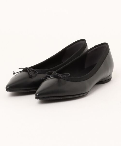 tsumori chisato WALK（ツモリチサトウォーク）の「オールウェザー対応リボンモチーフポインテッドトゥカッターパンプス（レインシューズ・レディース・ホワイト/ブラック/シルバー/ブラック系その他・23.5cm/24.5cm/23.0cm/24.0cm/22.5cm/22.0cm）」の2枚目の写真
