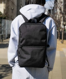【BULE STANDARD/ブルースタンダード】【PCスリーブ・小物の収納に便利なポケット付き】撥水ビジネスデイパック スクエア型 通勤 通学 デイリーユース ユニセックス