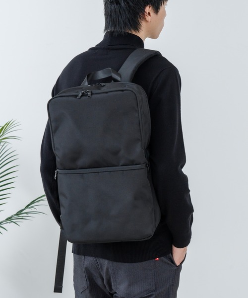 Blue Standard (ブルースタンダード)の「【BULE STANDARD/ブルースタンダード】【PCスリーブ・小物の収納に便利なポケット付き】撥水ビジネスデイパック スクエア型 通勤 通学 デイリーユース ユニセックス(バックパック/リュック・メンズ・スミクロ/ブラック・FREE)」の15枚目の写真