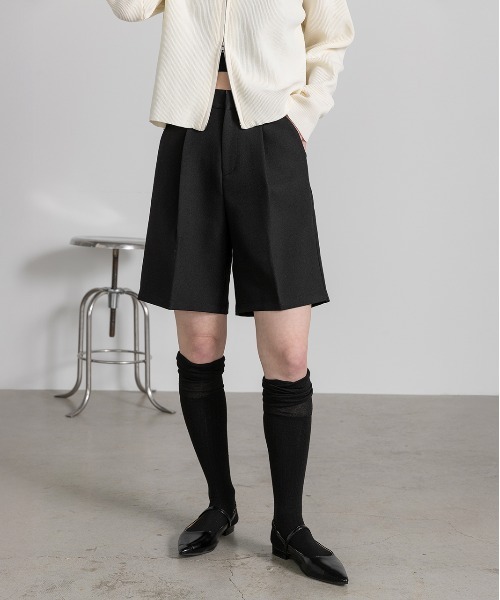 ad thie(アドティエ)の「タック ハーフパンツ(その他パンツ・レディース・アイボリー/ブラウン/ブラック・FREE)」の2枚目の写真