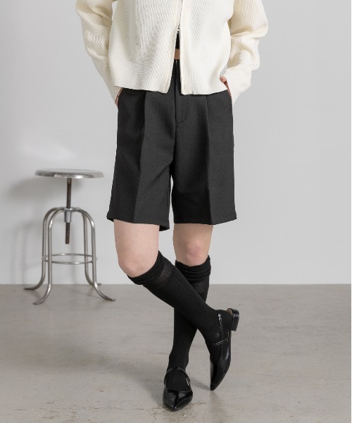 ad thie(アドティエ)の「タック ハーフパンツ(その他パンツ・レディース・アイボリー/ブラウン/ブラック・FREE)」の5枚目の写真