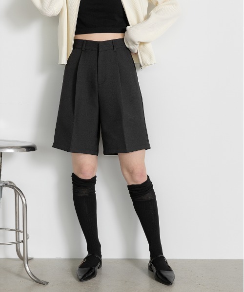 ad thie(アドティエ)の「タック ハーフパンツ(その他パンツ・レディース・アイボリー/ブラウン/ブラック・FREE)」の6枚目の写真