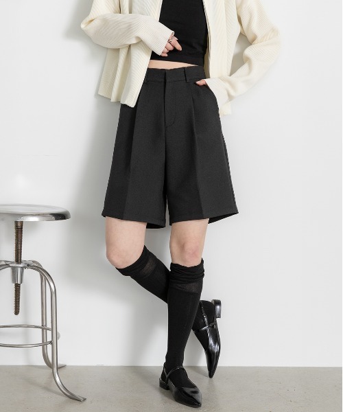 ad thie(アドティエ)の「タック ハーフパンツ(その他パンツ・レディース・アイボリー/ブラウン/ブラック・FREE)」の11枚目の写真