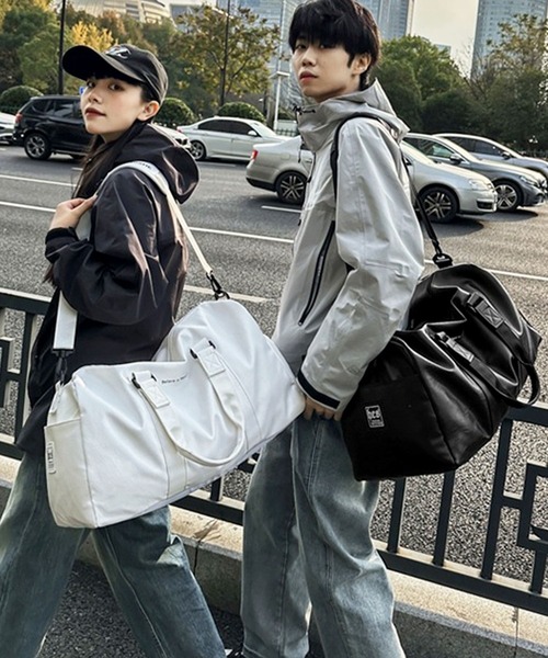 florist(フローリスト)の「【撥水PU・大容量】2WAY レザーライクボストンバッグ/トラベルバッグ(ボストンバッグ・レディース・ホワイト/ブラック・FREE)」の6枚目の写真