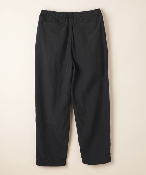 UNITED ARROWS（ユナイテッドアローズ）の「【マルチサイズ】ナイロン オールギャザー イージー ジョガーパンツ（その他パンツ・メンズ・ブラック/オリーブ/ベージュ/モカ/ネイビー・マルチサイズ）」の15枚目の写真