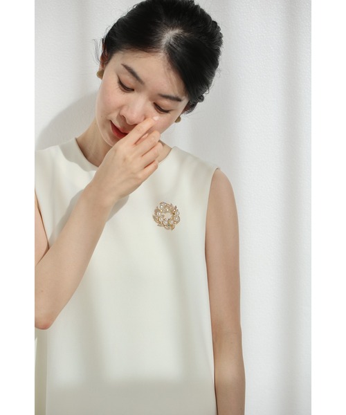 cawaii（カワイイ）の「オーロラビジューとパール艶めくリースブローチ（ブローチ/コサージュ・レディース・ゴールド・FREE）」の6枚目の写真