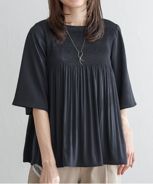 ikka（イッカ）の「マジョリカ3段プリーツブラウス（シャツ/ブラウス・レディース・オフホワイト/ブラック/ライトグレー/オレンジ/ミント/ネイビー・M/L/S）」の5枚目の写真