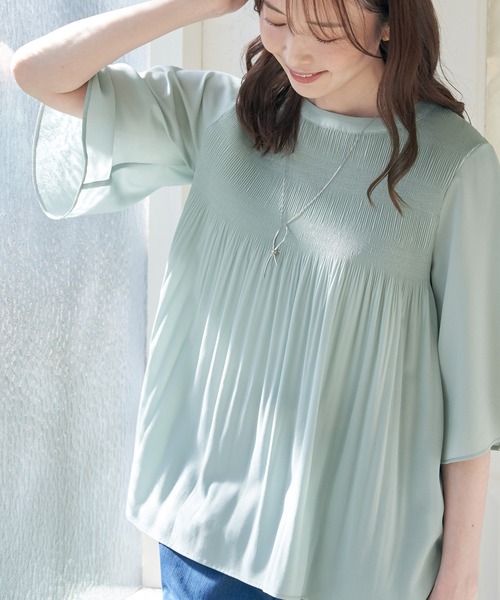 ikka（イッカ）の「マジョリカ3段プリーツブラウス（シャツ/ブラウス・レディース・オフホワイト/ブラック/ライトグレー/オレンジ/ミント/ネイビー・M/L/S）」の4枚目の写真