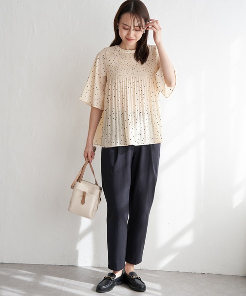 ikka（イッカ）の「マジョリカ3段プリーツブラウス（シャツ/ブラウス・レディース・オフホワイト/ブラック/ライトグレー/オレンジ/ミント/ネイビー・M/L/S）」の16枚目の写真