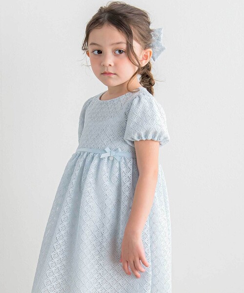 Tartine et Chocolat（タルティーヌエショコラ）の「【日本製】【お揃い】ラッセルレースリボンヘアクリップ（バレッタ/ヘアクリップ・キッズ・ホワイト/ブルー・FREE）」の3枚目の写真