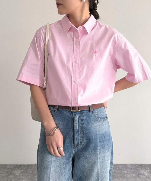 fredy emue(フレディエミュ)の「FR刺繍半袖シャツ(シャツ/ブラウス・レディース・オフホワイト/イエロー/サックスブルー/ブルー/ピンク・38)」の2枚目の写真