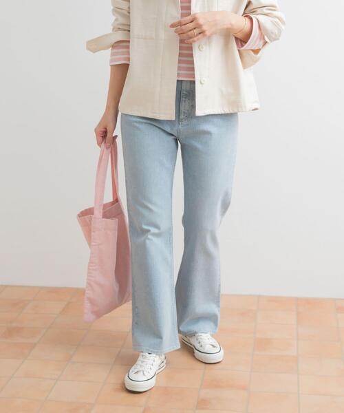 URBAN RESEARCH DOORS（アーバンリサーチドアーズ）の「ストレッチフレアデニムパンツ（デニムパンツ・レディース・インディゴブルー/ライトインディゴブルー・SMALL/MEDIUM）」の17枚目の写真