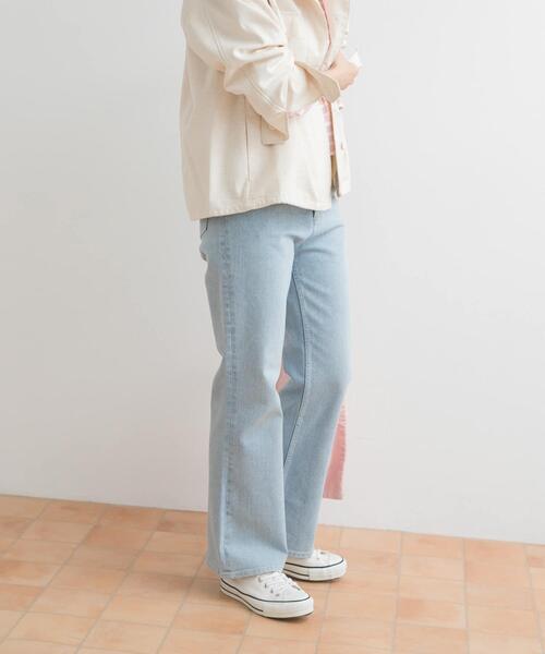 URBAN RESEARCH DOORS（アーバンリサーチドアーズ）の「ストレッチフレアデニムパンツ（デニムパンツ・レディース・インディゴブルー/ライトインディゴブルー・SMALL/MEDIUM）」の18枚目の写真