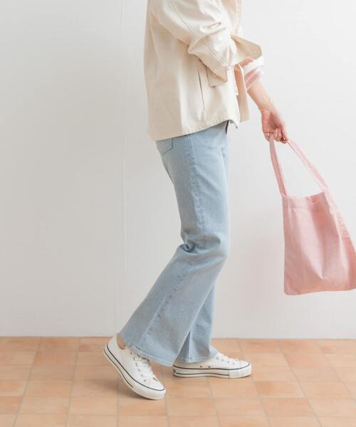 URBAN RESEARCH DOORS（アーバンリサーチドアーズ）の「ストレッチフレアデニムパンツ（デニムパンツ・レディース・インディゴブルー/ライトインディゴブルー・SMALL/MEDIUM）」の19枚目の写真