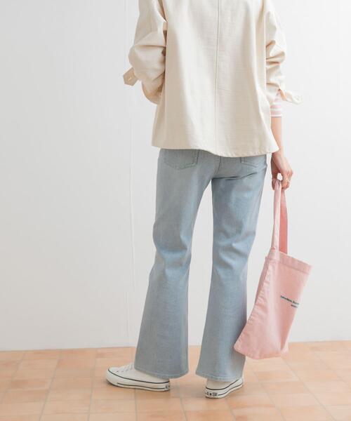 URBAN RESEARCH DOORS（アーバンリサーチドアーズ）の「ストレッチフレアデニムパンツ（デニムパンツ・レディース・インディゴブルー/ライトインディゴブルー・SMALL/MEDIUM）」の20枚目の写真