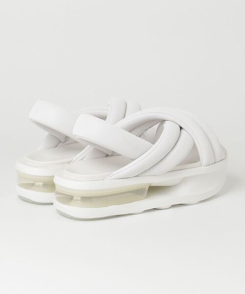 NIKE(ナイキ)の「NIKE WMNS AIR MAX ISAL SANDAL ナイキ ウィメンズ エアマックス アイラサンダル(サンダル・レディース・ブラック/ホワイト/ブラック×ホワイト・22cm/23cm/24cm/25cm/26cm)」の4枚目の写真
