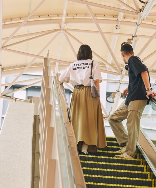 AIGLE（エーグル）の「【EC限定】AIGLE オーバーサイズバックプリントロゴ 半袖Tシャツ（Tシャツ/カットソー・メンズ・ホワイト/ブラック/ダークグリーン/グレー・XL/XS/XXS/S/M/L）」の16枚目の写真