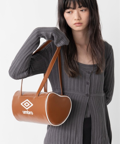 Casselini（キャセリーニ）の「[UMBRO × Casselini] ハートボストン（ボストンバッグ・レディース・シルバー/ブラウン/レッド/ブラック・FREE）」の2枚目の写真