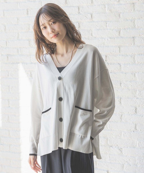 GLOBAL WORK（グローバルワーク）の「スッキレイさらさらVネックカーディガン長袖/288073（カーディガン/ボレロ・レディース・ホワイト×ブラック/ライトグリーン/ブラック系その他/ベージュ系その他/シルバー系その他/サックスブルー/グレイッシュベージュ・LARGE/MEDIUM/SMALL）」の2枚目の写真