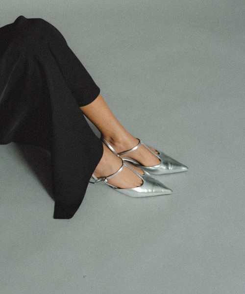 et.UNiVER(エトユニベール)の「Pursed lips pumps(パンプス・レディース・ブラック/シルバー/チャコール・S/M/L/LL)」の9枚目の写真