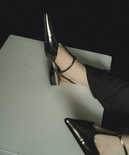 et.UNiVER(エトユニベール)の「Pursed lips pumps(パンプス・レディース・ブラック/シルバー/チャコール・S/M/L/LL)」の19枚目の写真