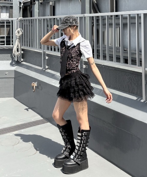 XU（エックスユー）の「【Never mind the XU】studs denim cap / 【ネバーマインド ザ エックスユー】スタッズデニムキャップ（キャップ・レディース・ホワイト/チャコール・ONE SIZE）」の12枚目の写真