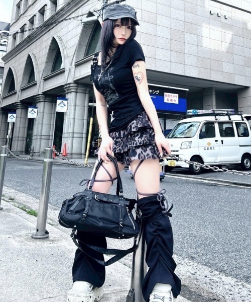 XU（エックスユー）の「【Never mind the XU】studs denim cap / 【ネバーマインド ザ エックスユー】スタッズデニムキャップ（キャップ・レディース・ホワイト/チャコール・ONE SIZE）」の19枚目の写真