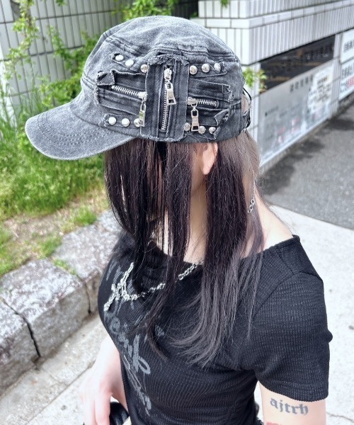 XU（エックスユー）の「【Never mind the XU】studs denim cap / 【ネバーマインド ザ エックスユー】スタッズデニムキャップ（キャップ・レディース・ホワイト/チャコール・ONE SIZE）」の21枚目の写真