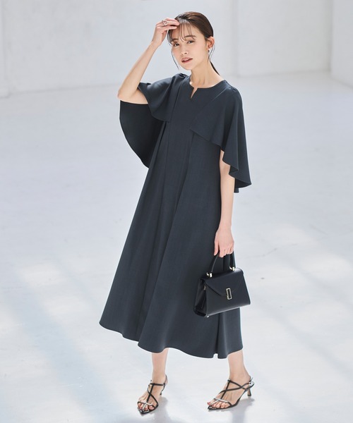 RUIRUE BOUTIQUE（ルイルエブティック）の「洗える ストレッチ ｜ バックテール ケープ ワンピース ｜ レディース おしゃれ きれいめ リゾート 休日コーデ 二の腕カバー 冷房対策 Aラインワンピース リゾートワンピ（ワンピース・レディース・グレー/ブラック/イエロー・S/M/L/LL）」の4枚目の写真