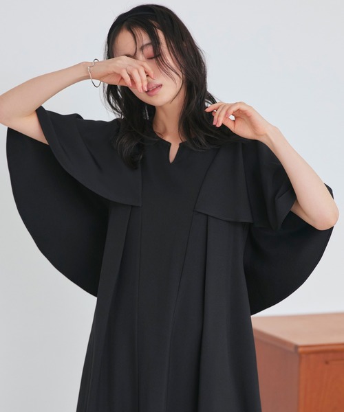 RUIRUE BOUTIQUE（ルイルエブティック）の「洗える ストレッチ ｜ バックテール ケープ ワンピース ｜ レディース おしゃれ きれいめ リゾート 休日コーデ 二の腕カバー 冷房対策 Aラインワンピース リゾートワンピ（ワンピース・レディース・グレー/ブラック/イエロー・S/M/L/LL）」の9枚目の写真