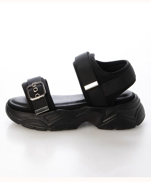 Fin（フィン）の「ベルテッド厚底ベルクロスポーツサンダル【低反発スポンジ入り】（サンダル・レディース・ブラック/グレー/アイボリー・LL/S/M/L）」の4枚目の写真