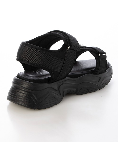 Fin（フィン）の「ベルテッド厚底ベルクロスポーツサンダル【低反発スポンジ入り】（サンダル・レディース・ブラック/グレー/アイボリー・LL/S/M/L）」の5枚目の写真