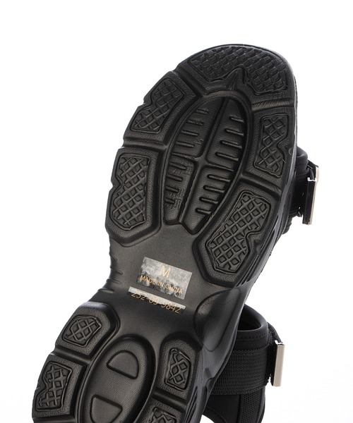 Fin（フィン）の「ベルテッド厚底ベルクロスポーツサンダル【低反発スポンジ入り】（サンダル・レディース・ブラック/グレー/アイボリー・LL/S/M/L）」の8枚目の写真