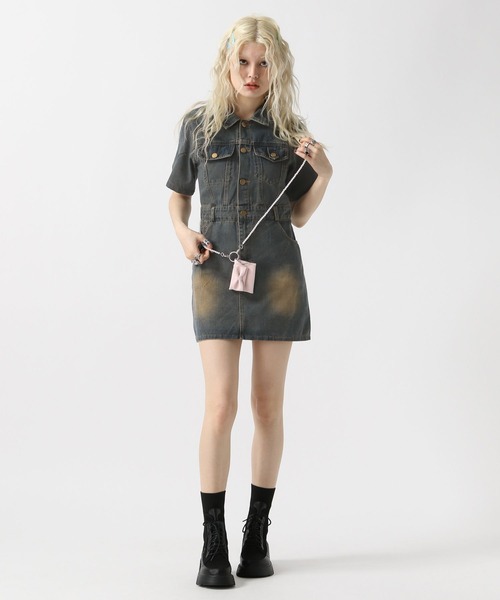 FOREVER 21（フォーエバー トゥエンティーワン）の「【2025SS】半袖ヴィンテージライクデニムワンピース（ワンピース・レディース・ネイビー/ブルー・SMALL/MEDIUM）」の4枚目の写真