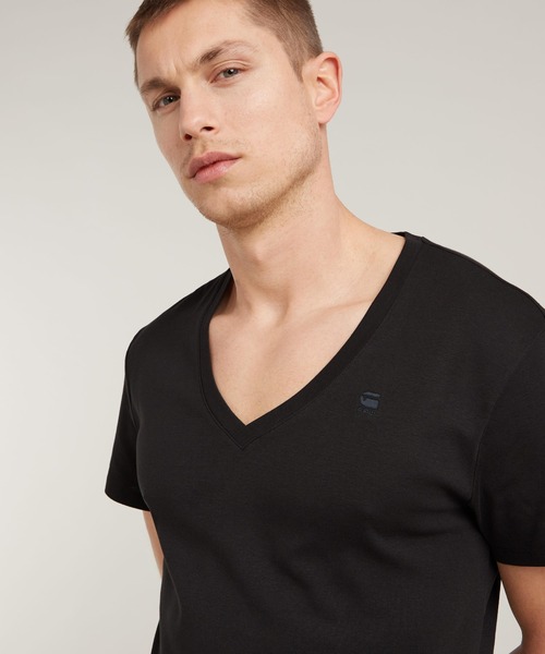 G-STAR(ジースター)の「BASE V-NECK T-SHIRT 2-PACK/ベーシックデザインVネックパックTシャツ/2枚組(Tシャツ/カットソー・メンズ・ダークブラック/ホワイト・MEDIUM/SMALL/LARGE)」の5枚目の写真