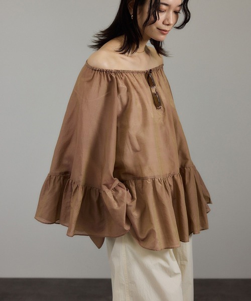 SALON adam et rope'（サロン アダム エ ロペ）の「コットンシルクレジェールフレアブラウス（シャツ/ブラウス・レディース・オレンジ/ベージュ/ブラック・FREE）」の2枚目の写真