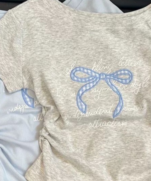 DIAVEL(ディアベル)の「【全3色/韓国バレエコア風】斜めショルダー×リボン刺繍Tシャツ(Tシャツ/カットソー・レディース・ホワイト/グレー/ブルー・M)」の13枚目の写真