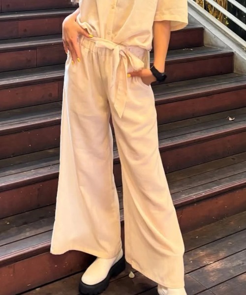 BILLABONG(ビラボン)の「BILLABONG レディース 【CHILLWEAR】 POLY LINEN LONG PANTS ロングパンツ 【2025年夏モデル】/ビラボンセットアップ対応ウエストゴムロングワイドパンツ(その他パンツ・レディース・ベージュ/ピンク系その他・MEDIUM/LARGE)」の1枚目の写真