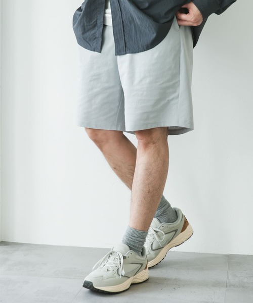 URBAN RESEARCH DOORS（アーバンリサーチドアーズ）の「『吸水速乾/接触冷感/イージーケア』クイックドライ ワッフルメッシュ ショーツ（その他パンツ・メンズ・ブラック/ブルー系その他/ライトグレー・MEDIUM/LARGE）」の6枚目の写真