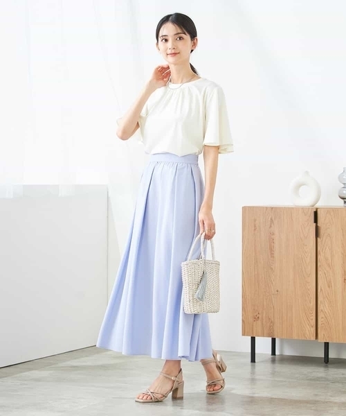 a.v.v（アーヴェヴェ）の「【接触冷感/UVカット】ギャザーネックフレアスリーブトップス（Tシャツ/カットソー・レディース・ブルー/レッド/アイボリー/ブラック・36/38/40/34/42）」の21枚目の写真