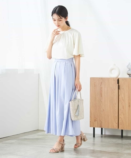 a.v.v（アーヴェヴェ）の「【接触冷感/UVカット】ギャザーネックフレアスリーブトップス（Tシャツ/カットソー・レディース・ブルー/レッド/アイボリー/ブラック・36/38/40/34/42）」の22枚目の写真