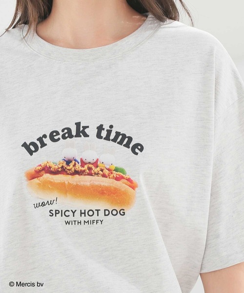 Honeys(ハニーズ)の「【UVカット】ミッフィー/ゆるTシャツ(Tシャツ/カットソー・レディース・ホワイト/ピンク/モカ/ネイビー/ミント/オートミール/スミクロ・LL/L/M/S/SS)」の4枚目の写真