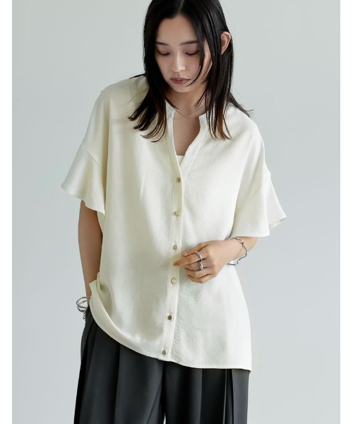 Re:EDIT（リエディ）の「[UVカット][接触冷感][体型カバー]ポーラVネックフレアスリーブ切り替え半袖ブラウス（シャツ/ブラウス・レディース・オフホワイト/ブラック・MEDIUM/LARGE）」の8枚目の写真