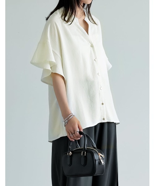 Re:EDIT（リエディ）の「[UVカット][接触冷感][体型カバー]ポーラVネックフレアスリーブ切り替え半袖ブラウス（シャツ/ブラウス・レディース・オフホワイト/ブラック・MEDIUM/LARGE）」の10枚目の写真