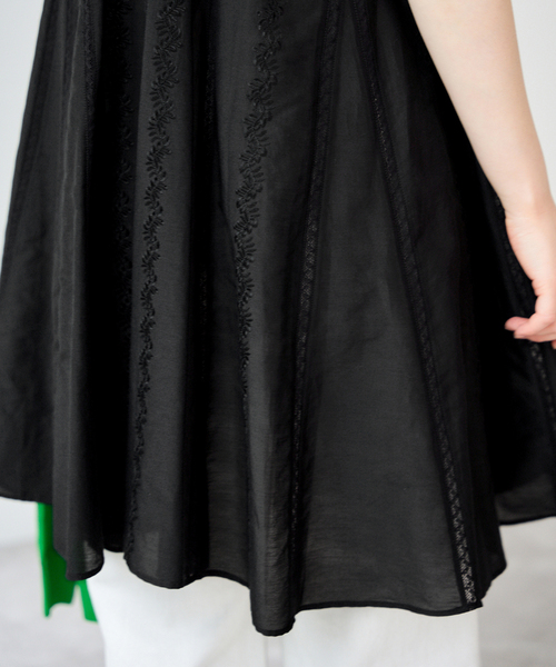 IENA(イエナ)の「コットンシルクキャミソール(シャツ/ブラウス・レディース・ブラック・FREE)」の11枚目の写真