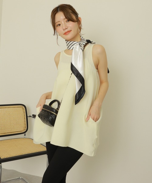 LAULEN(ローレン)の「flare knit tunique tops /フレアノースリニットチュニックトップス(ニット/セーター・レディース・ブラック/ブルー/アイボリー・FREE)」の5枚目の写真