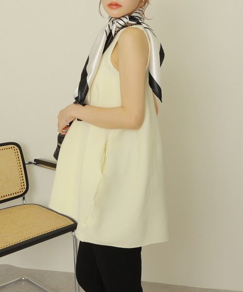 LAULEN(ローレン)の「flare knit tunique tops /フレアノースリニットチュニックトップス(ニット/セーター・レディース・ブラック/ブルー/アイボリー・FREE)」の7枚目の写真