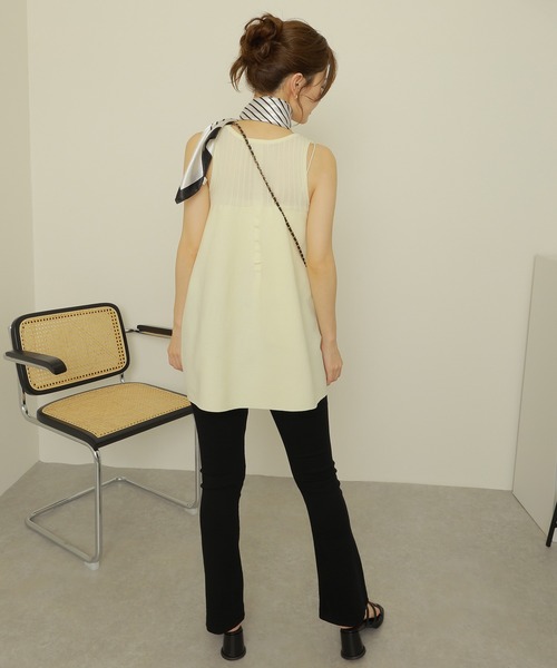LAULEN(ローレン)の「flare knit tunique tops /フレアノースリニットチュニックトップス(ニット/セーター・レディース・ブラック/ブルー/アイボリー・FREE)」の10枚目の写真