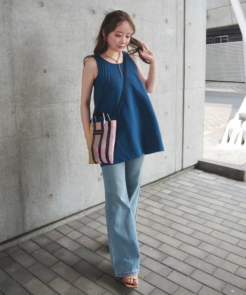 LAULEN(ローレン)の「flare knit tunique tops /フレアノースリニットチュニックトップス(ニット/セーター・レディース・ブラック/ブルー/アイボリー・FREE)」の16枚目の写真