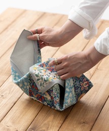 Jubilee（ジュビリー）の「ウィリアムモリス柄 らくらく手間なし風呂敷 くっつくタオル 40x40cm（ランチョンマット/テーブルウェア）」